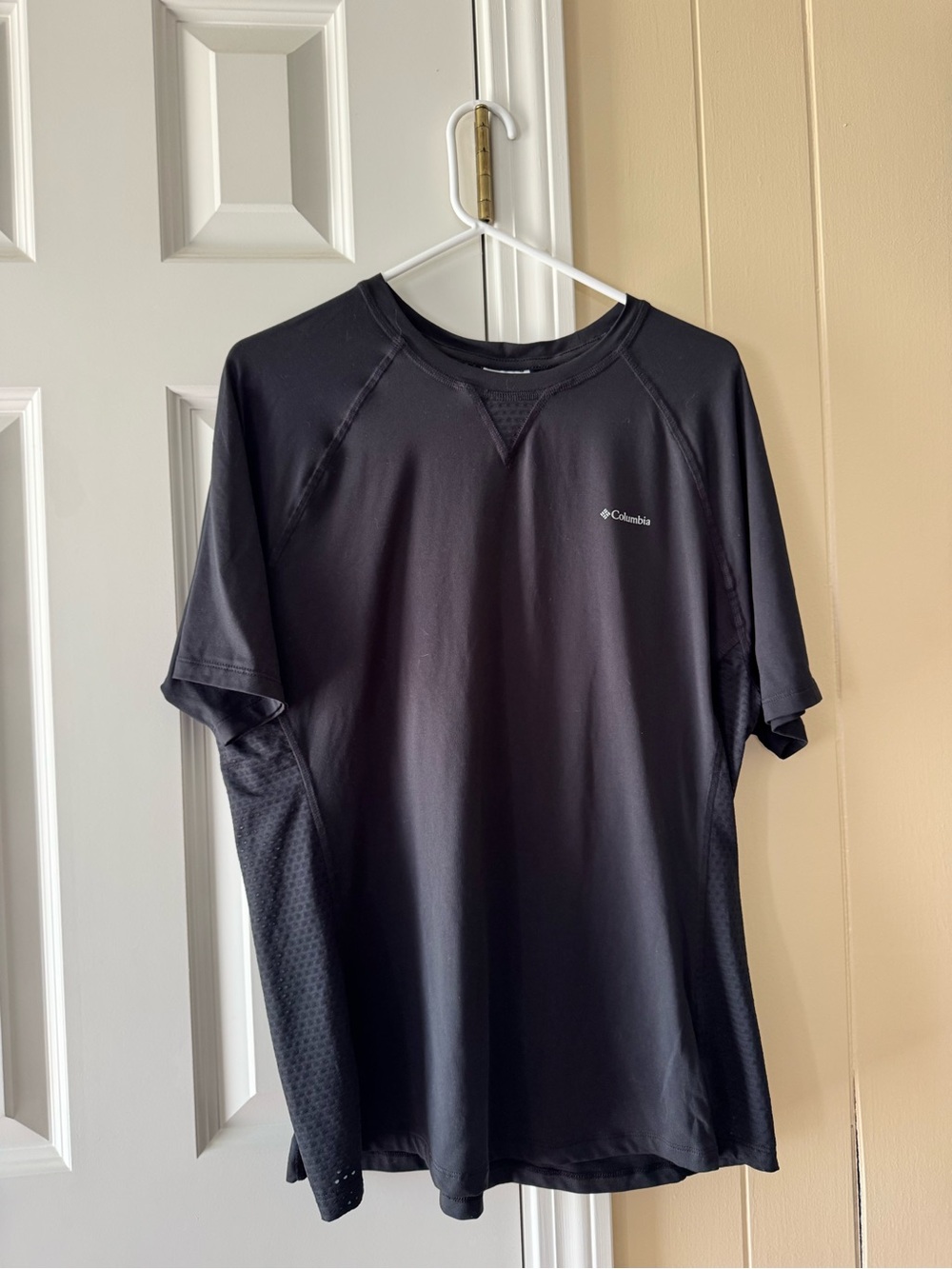 Columbia Women’s Black Short Sleeve Performance Tee